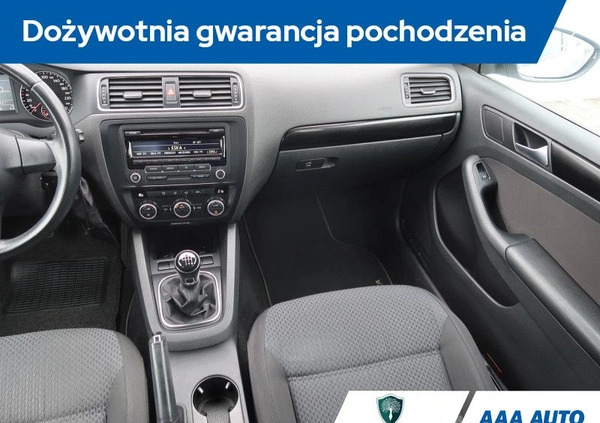 Volkswagen Jetta cena 36500 przebieg: 125947, rok produkcji 2012 z Biały Bór małe 121